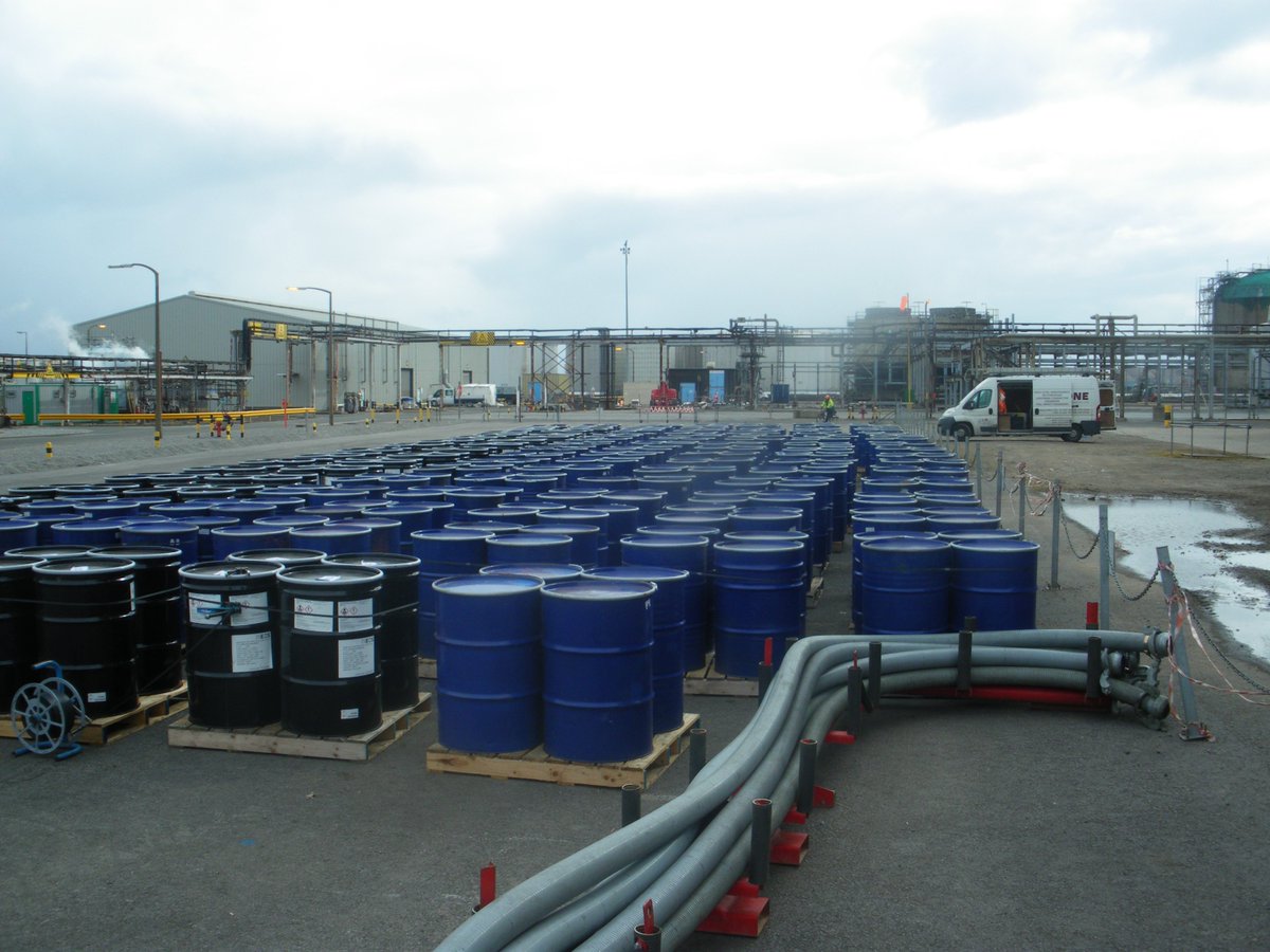GwsVacuum's tweet photo. GWS catalyst handling vacuum equipment, Drum Filler, 50 Series Vac, Filter Hopper & CDV. The system vacuum transfers catalyst from reactors into Drums, without releasing dust on site making #safersites
#dustcontrol #industrialvacuumequipment #catalysthandling #manufacturinguk https://t.co/XgPF8FvVp0