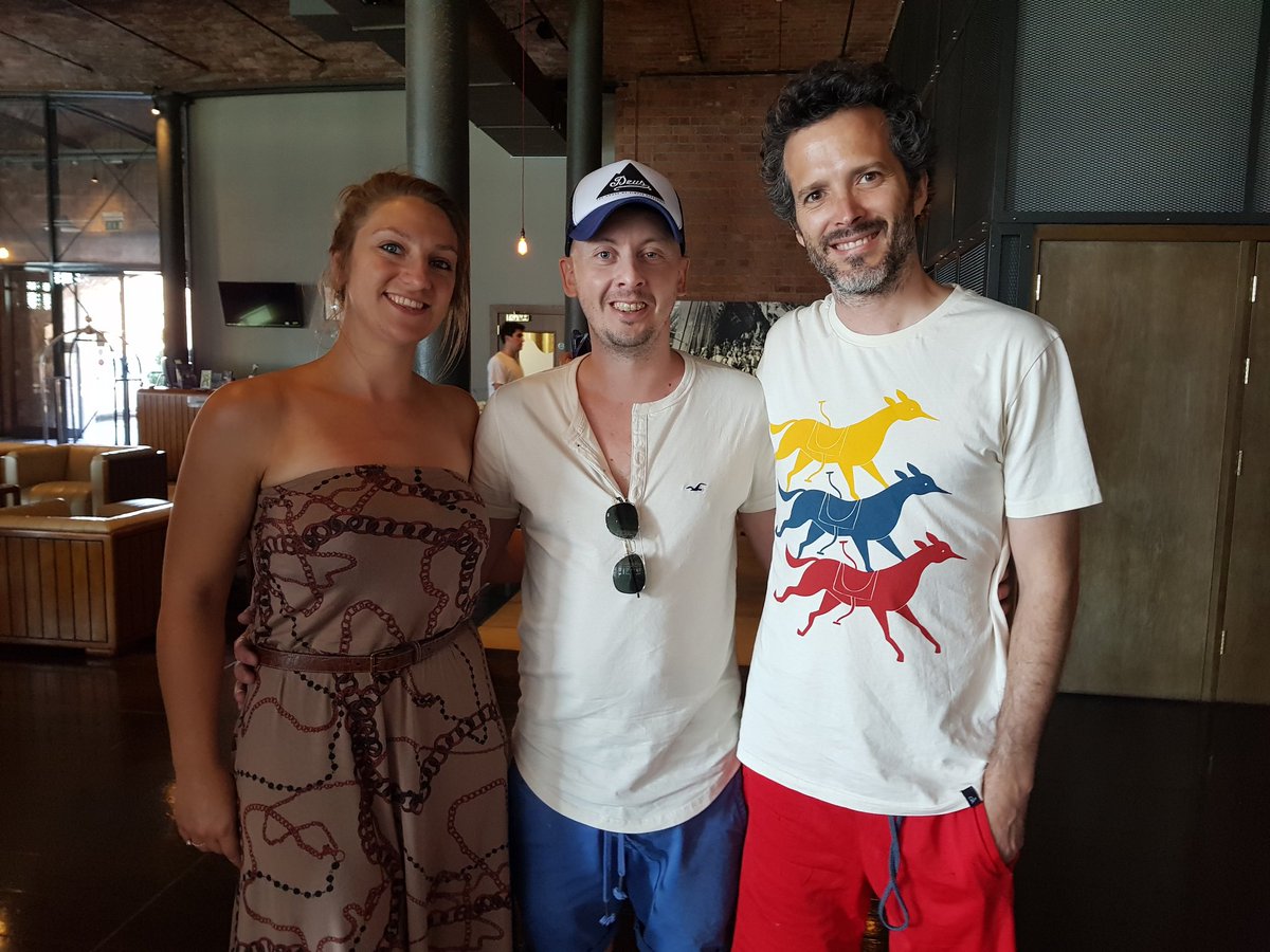 kipwilbo's tweet photo. Going to see @fotc tonight in liverpool and just met bret in the hotel reception, lovely bloke #flightoftheconchords https://t.co/qKMfFqS31U