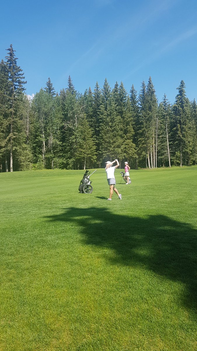 CanmoreGolf's tweet photo. Nicole Mendelman hits her approach on the 6th hole en route to a 2nd round 71, good for a 1 stroke victory in the 2018 Canmore Ladies Open, held June 23-24. @rmoutlook @TheCrag @WesGilbertson @1065MountainFM @calgaryherald @calgarysun #niceplaying https://t.co/x7FqFqBm8z