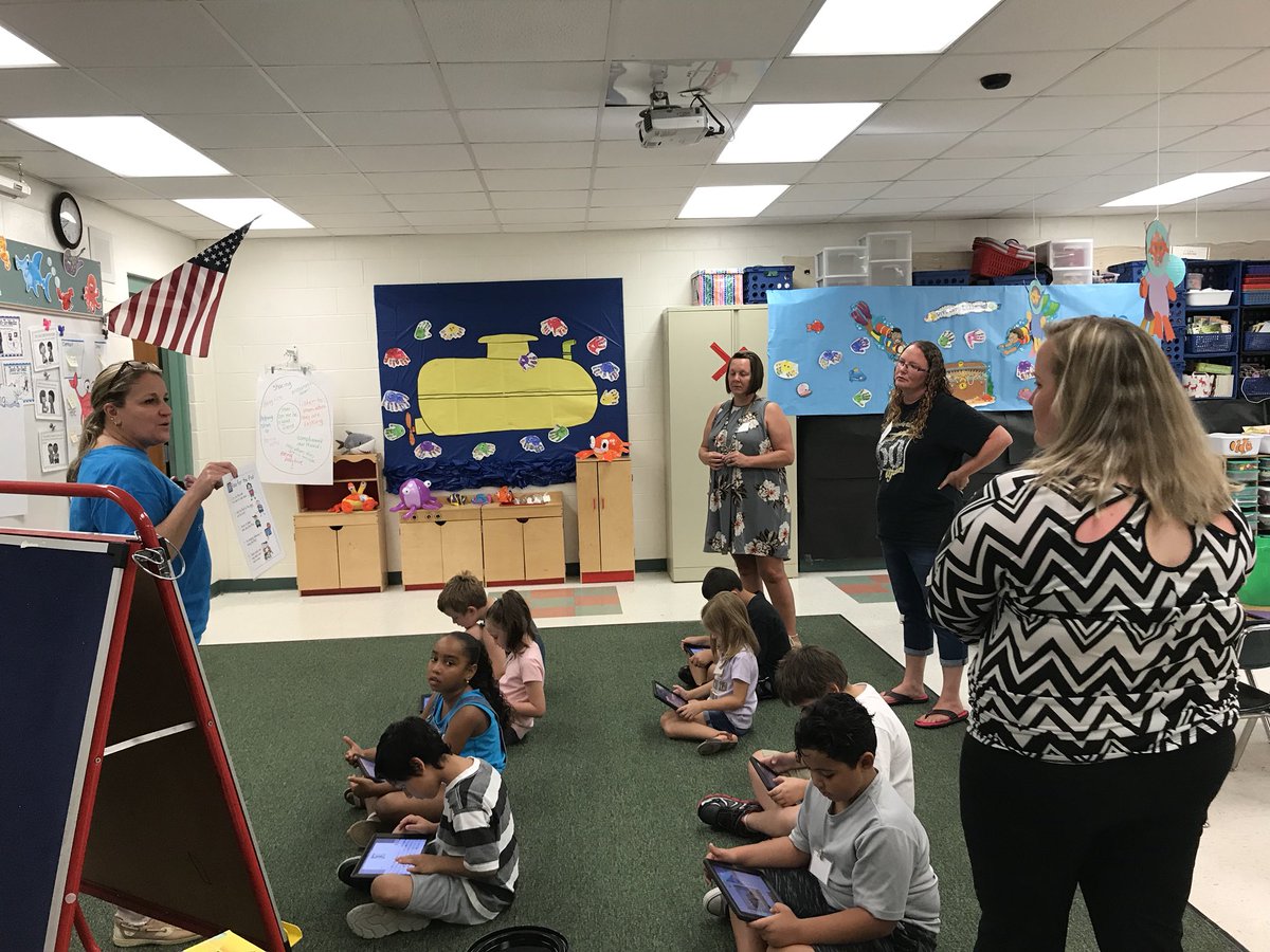 techtalesmonica's tweet image. What makes Great PD?  Getting paid, getting points, &amp;amp; observing experienced teachers.  I call that a WIN WIN WIN!  @Spirit_VCS #VCSSeaLab