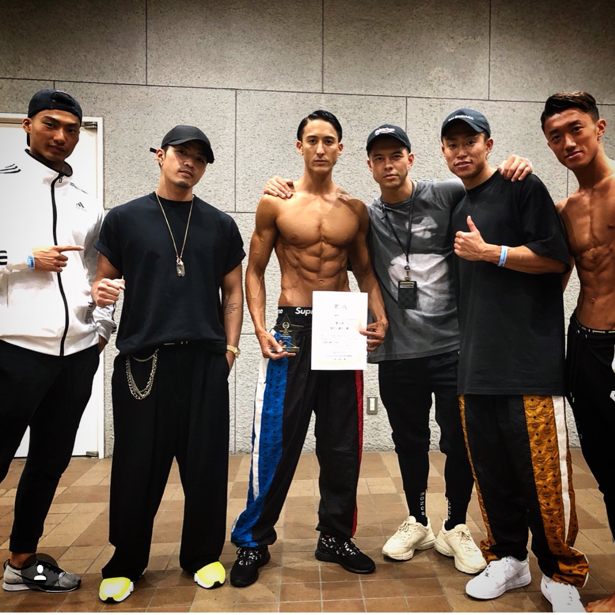 Rina イケメンかよ まずタトゥーのセンスもやばいいい かっこいい数原龍友かっこいい T Co Vg8eiah6fu Twitter