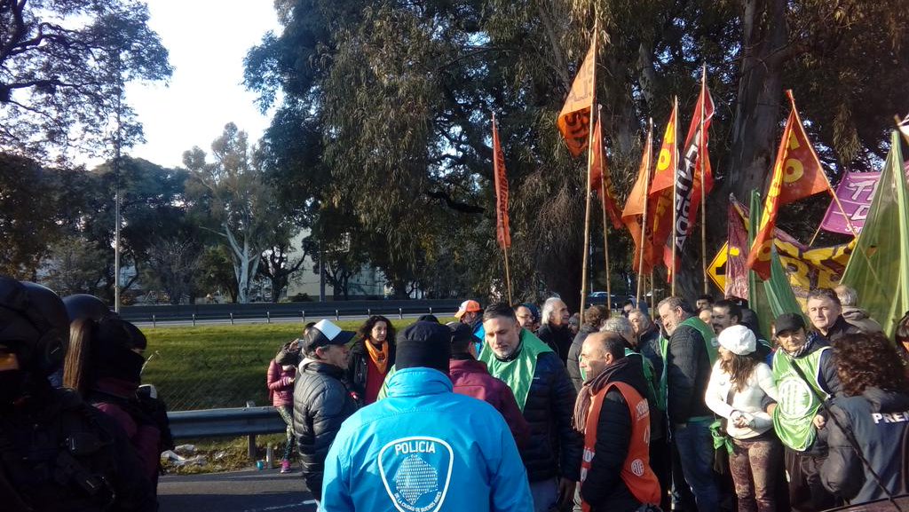 #Ahora en el marco del #ParoNacional corte en el #INTI. #ParoActivoNacional