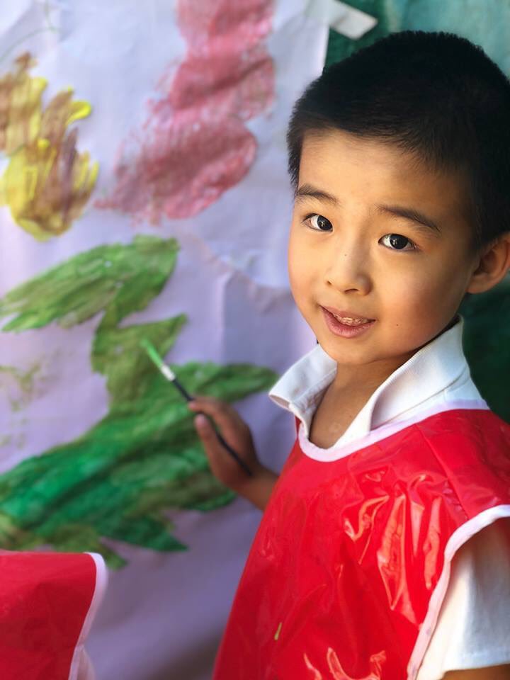 CSBucharest's tweet photo. Our extremely talented and caring Year 1 students painted welcome banners for next year's Kindergarten students! #CSBKG #CSBY1 #CSBArt #CSB https://t.co/Pv3nlAK9mb