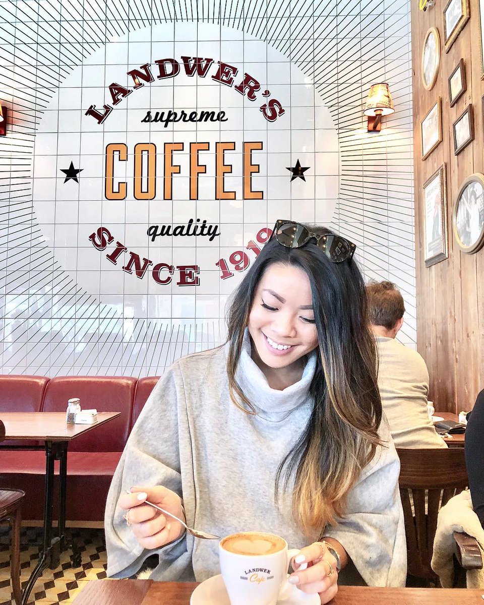 Coffee just naturally brings a smile to your face. What other items have you tried that brought a smile to your face? Let us know your favourites here! 👇 
📷: <a href="/_amandaleong/">A</a>