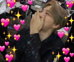 fiammavkook's tweet photo. Esto es muy hermoso 💜💜
Vieron los nuevos looks de los chicos? Me encantan😍

#BTSARMY 
#BTS https://t.co/Ef5SfXfD6t