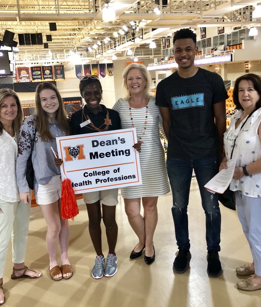 Elkins_MU's tweet photo. Can’t believe it is the last day of summer orientation for these @MercerYou new Bears! Looking forward to seeing everyone in August!#muorientation #gobears https://t.co/gS00yzwyX6
