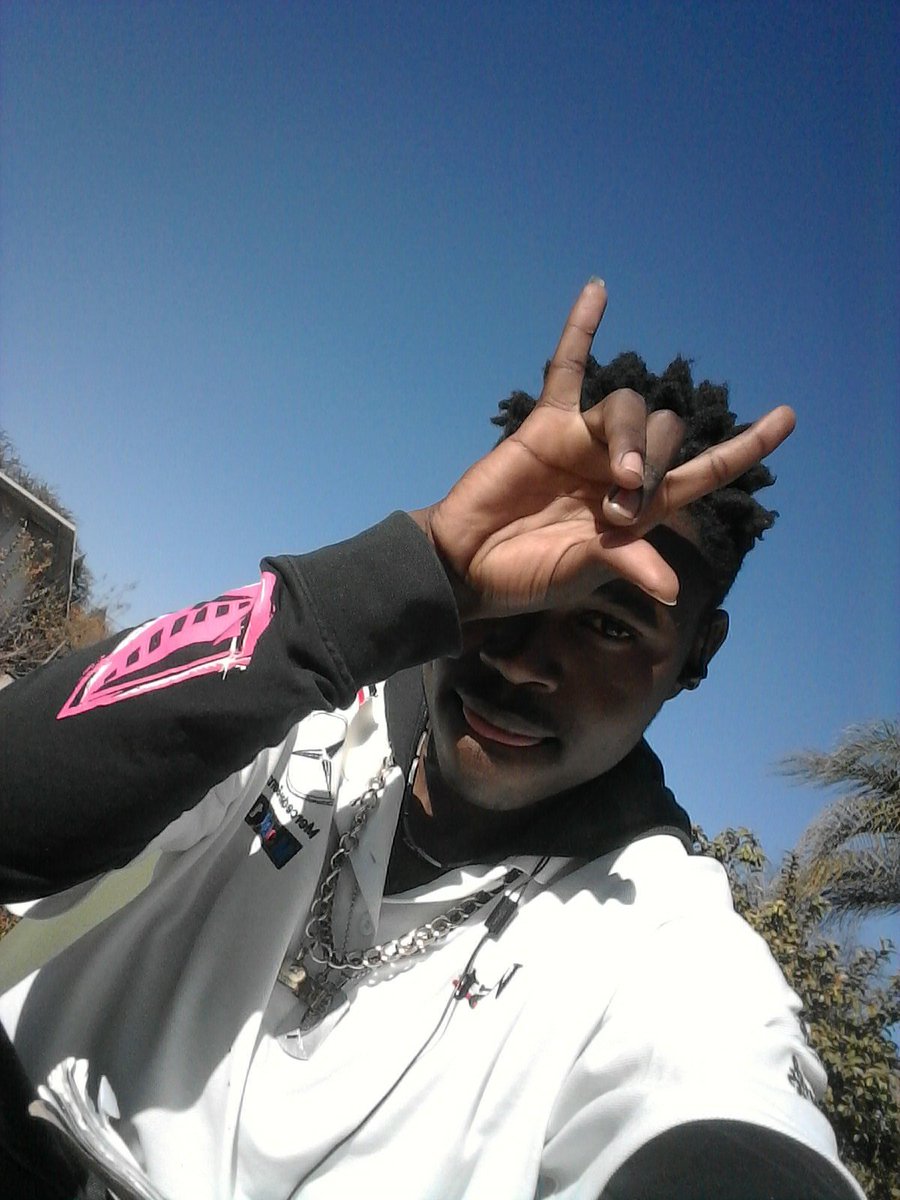 4xanz1's tweet photo. High as fck writing ma raps as the day goes by.#4xanz https://t.co/VolQ2S85WI