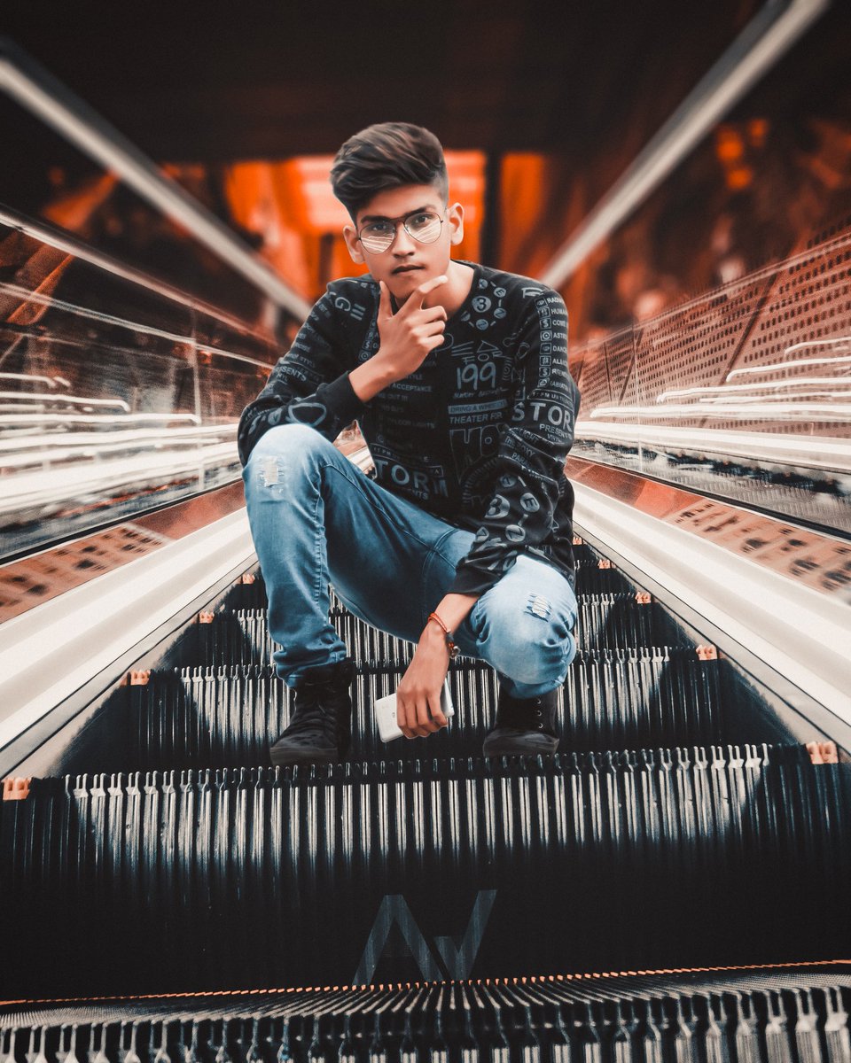 ankur1verma's tweet photo. I never had a problem being over looked,,
It only made me grind harder.
#AV_EDITZZ #PRAYZZ_BOY
#BASS_MASTERS_MUSIC
#art #poster #hipster #all2epic #designs #graphix #dope #photoedit #photoshop #portrait #portraitmood #artist https://t.co/QxjAFoJ4rw