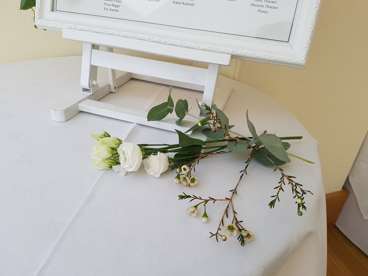 Suttonflower's tweet photo. @Pembroke_Lodge Rustic wedding done on Sunday at the beatiful #wedding venue #PembrokeLodge in Richmond, stunning! https://t.co/7su7rF4FUx