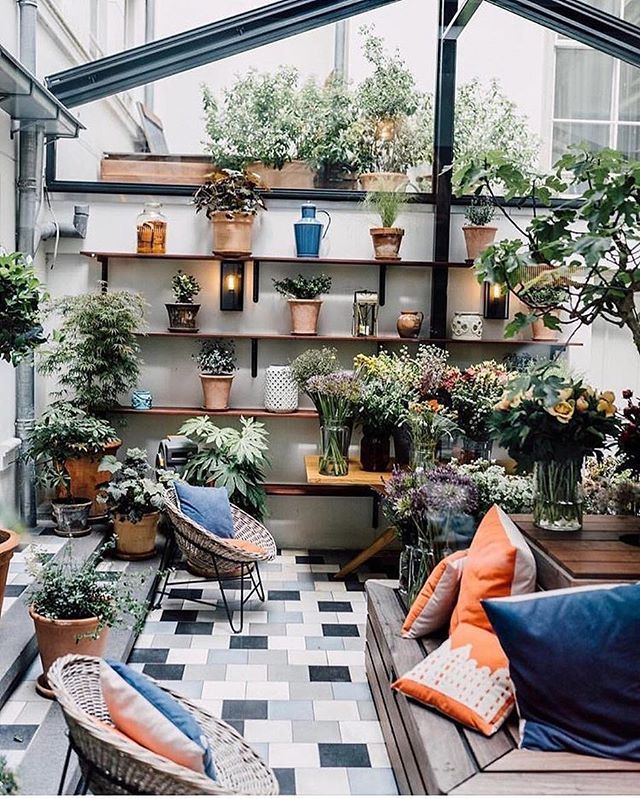 LyraAtlas's tweet photo. Current Amsterdam hotel goal: @thehoxtonhotel 
Where is your favorite place to stay in Amsterdam?
_____________________
photo by @jenniferlaarman 
_____________________
#amsterdam #netherlands #hotel #luxury #comfy #instanetherlands #lyraatlas #bucketlis… https://t.co/qns2PxTrZr https://t.co/hi0Jk1vxdm