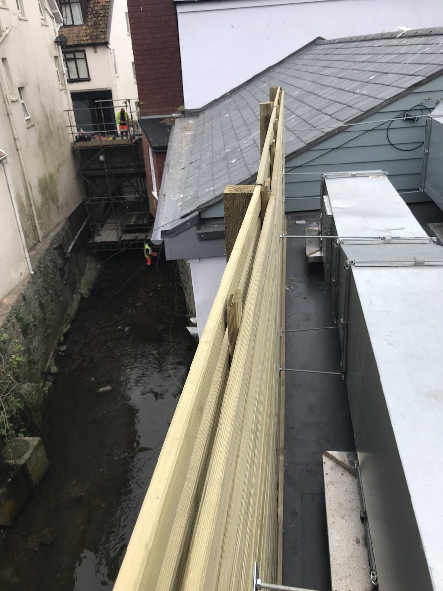 FencingUK's tweet photo. Free standing fence on a roof https://t.co/Z43tywNohn