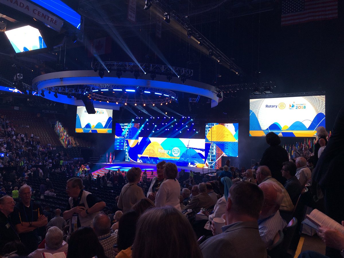 Ready for General Session 2!!! Our very own @rebeccamfry is presenting, check out our Instagram for a live stream instagram.com/rotaractaustra… #Rotary18 #Rotaract18 #rotaractaustralia