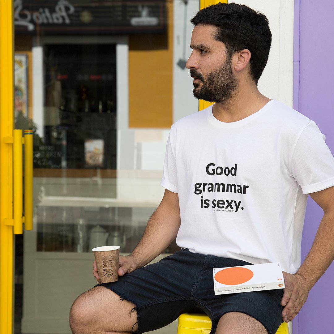 Superbritanico's tweet photo. ¡Sorteamos la camiseta de los amantes de la buena gramática! ✍🏻 

1⃣ Sigue a @Superbritanico
2⃣ RT este tuit
3⃣ Tuitea con el hashtag #GoodGrammarIsSexy

👉🏻 Disponible en https://t.co/ciHy8DBOIj. https://t.co/lJ9ehi4Xnn