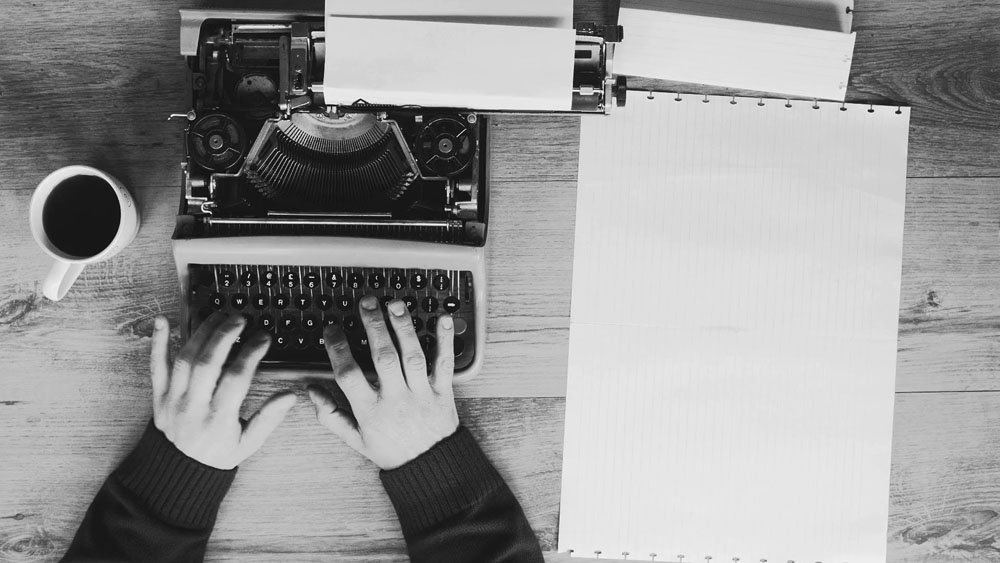 Plathfinder's tweet photo. "Just #write every day of your life. Read intensely. Then see what happens." -Ray Bradbury

#amwriting #writerslife #amediting #amreading #mondaymotivation https://t.co/rfOWz1enVk