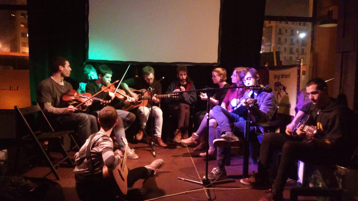 hikaateneo's tweet photo. #hikaateneo #bilbao ikasturte honetan, azken astea!
*Erakusketa SILENCIO exposición
*Asteartea 26, 20:30 #FOLKJAM
*Asteazkena 27, 19:00 @MugakZabalduz Formazioa @errefuxiatuakB
*Osteguna 28, 19:30 #JAMSESION
*Ostirala 29, 21:00 #KolmeKatu KONTZERTUA
https://t.co/xmaeW6rMx3 https://t.co/m97yBxgOdC
