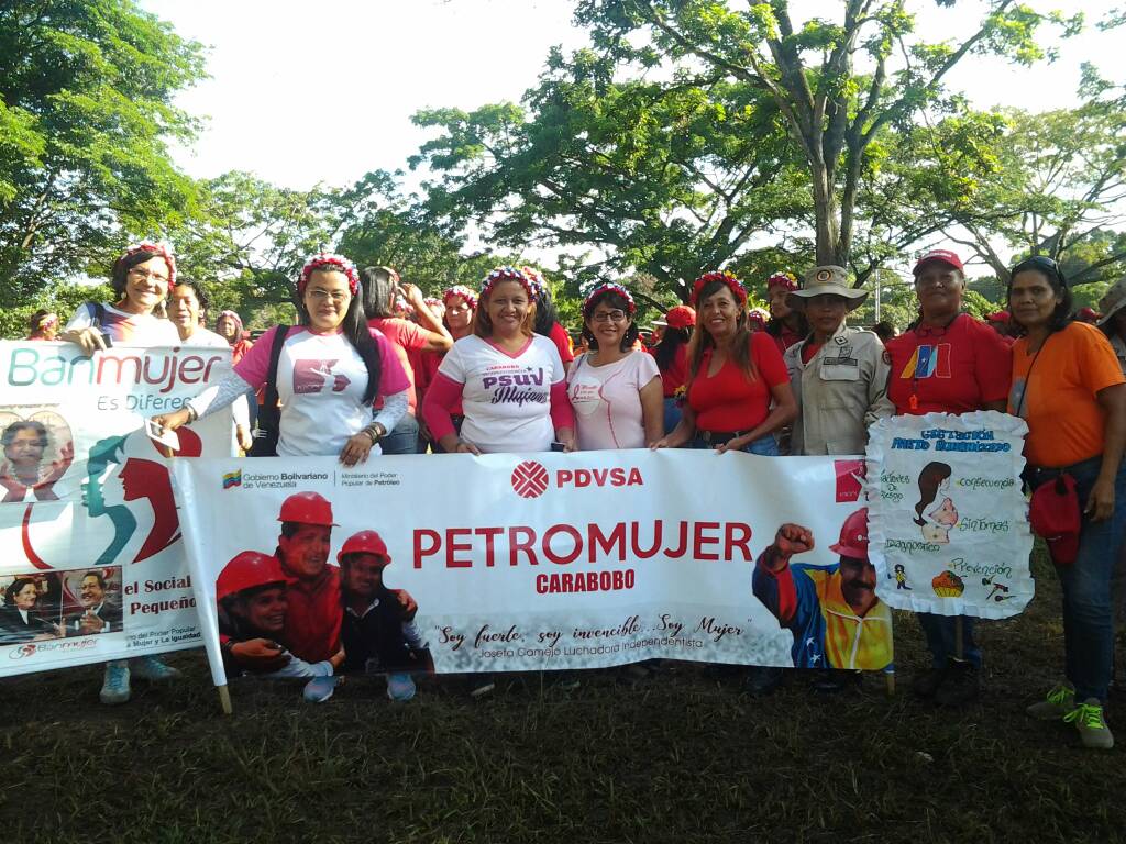Roraima15's tweet photo. Las mujeres organizadas nos fuimos al glorioso e inmortal Campo de Carabobo, allí donde hace 197 años se libró la #BatallaDeCarabobo.  Juramos en ese suelo sagrado seguir defendiendo el legado de Bolívar y Chávez, nuestra #PatriaMatria acompañar a nuestro hermano @NicolasMaduro https://t.co/zhrihfoeYW