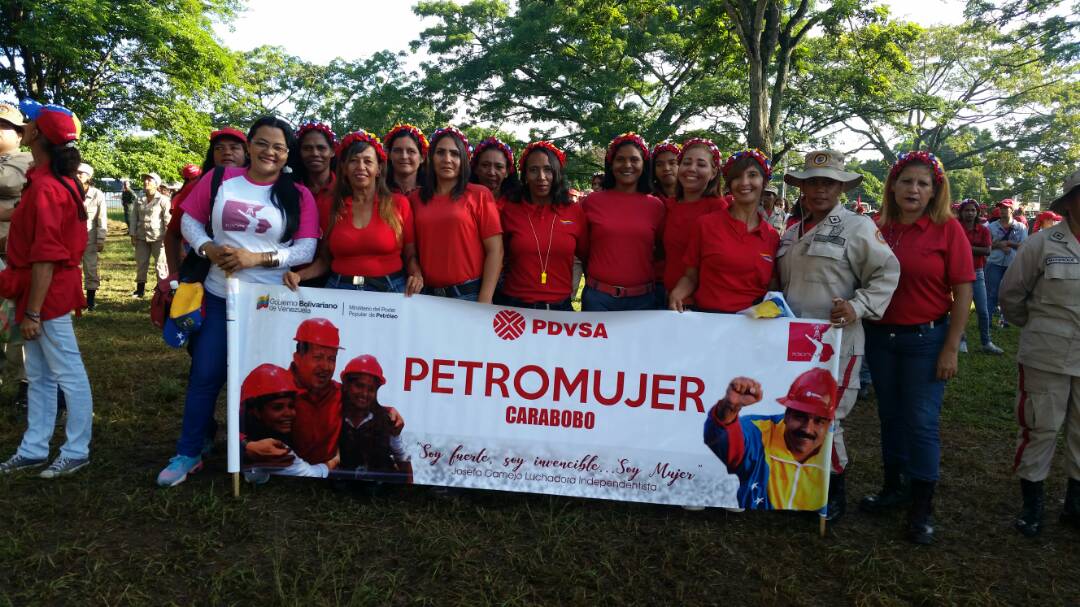Roraima15's tweet photo. Las mujeres organizadas nos fuimos al glorioso e inmortal Campo de Carabobo, allí donde hace 197 años se libró la #BatallaDeCarabobo.  Juramos en ese suelo sagrado seguir defendiendo el legado de Bolívar y Chávez, nuestra #PatriaMatria acompañar a nuestro hermano @NicolasMaduro https://t.co/zhrihfoeYW