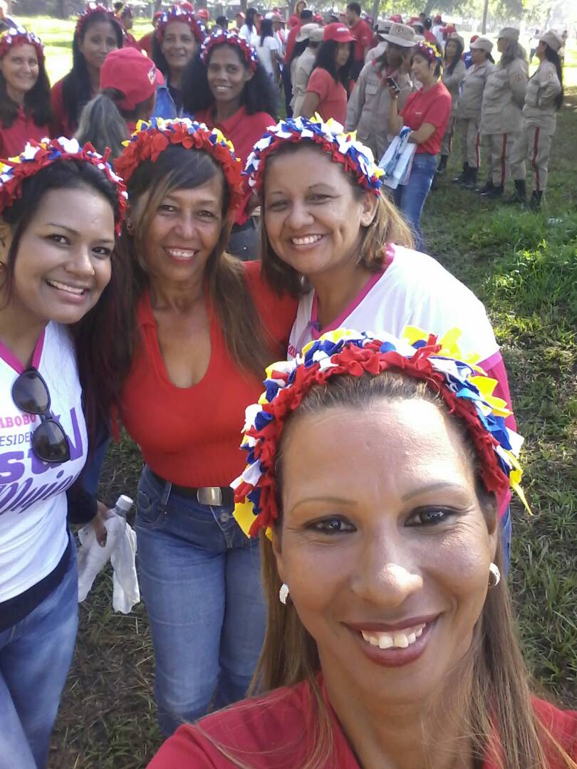 Roraima15's tweet photo. Las mujeres organizadas nos fuimos al glorioso e inmortal Campo de Carabobo, allí donde hace 197 años se libró la #BatallaDeCarabobo.  Juramos en ese suelo sagrado seguir defendiendo el legado de Bolívar y Chávez, nuestra #PatriaMatria acompañar a nuestro hermano @NicolasMaduro https://t.co/zhrihfoeYW