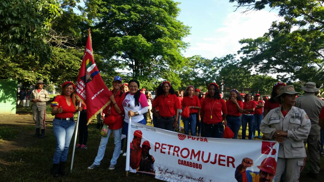 Roraima15's tweet photo. Las mujeres organizadas nos fuimos al glorioso e inmortal Campo de Carabobo, allí donde hace 197 años se libró la #BatallaDeCarabobo.  Juramos en ese suelo sagrado seguir defendiendo el legado de Bolívar y Chávez, nuestra #PatriaMatria acompañar a nuestro hermano @NicolasMaduro https://t.co/zhrihfoeYW