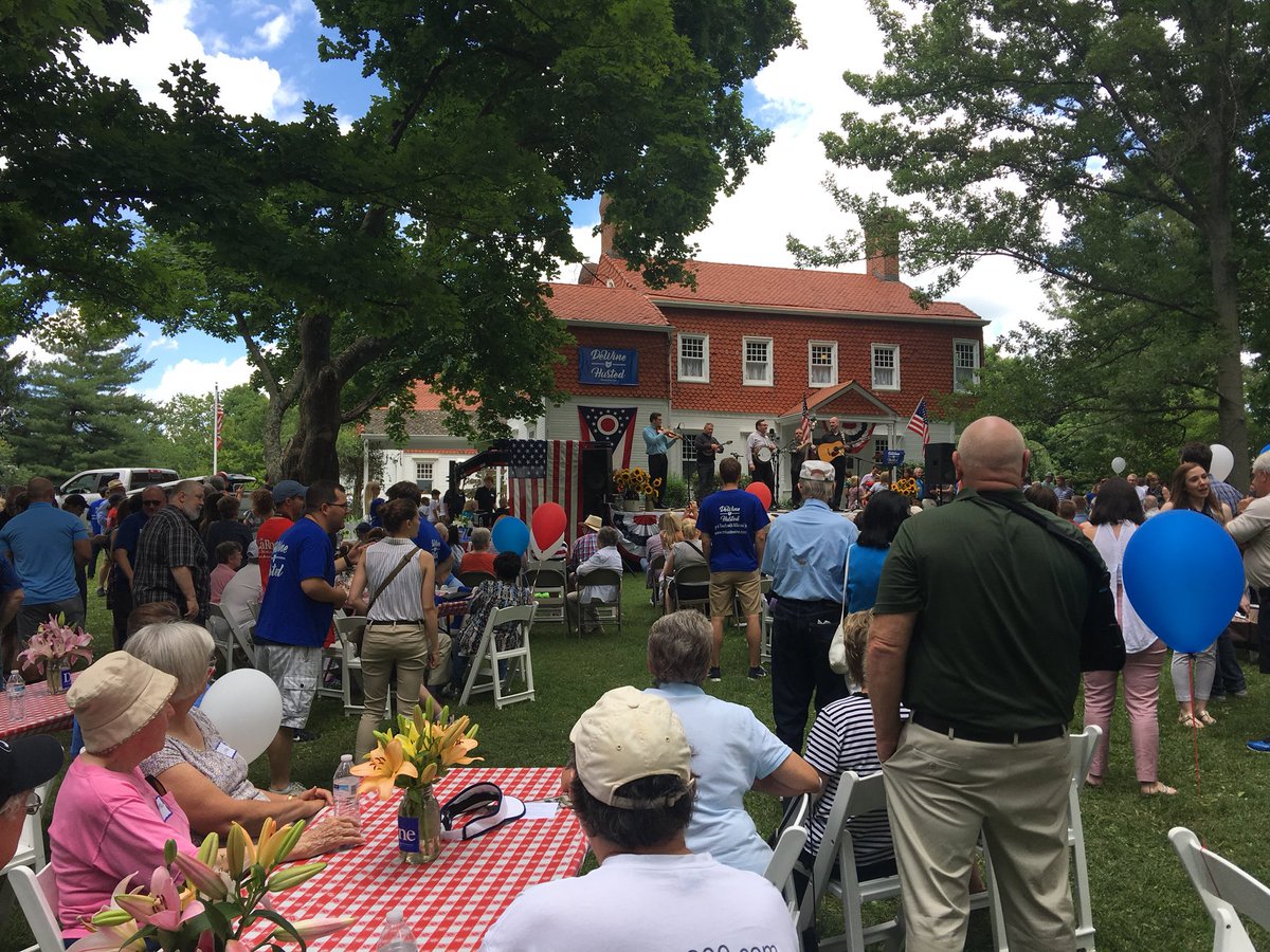 MUforMikeandJon's tweet photo. What a great day yesterday at the DeWine Family Ice Cream Social! Miami Students @JConn_er, @AnthonyMassaOH and some other #studentsforDeWine enjoyed the pie and ice cream and getting to see our next Governor and First Lady! #DeWineICS #DHFO2018 https://t.co/SObZhRdt1b