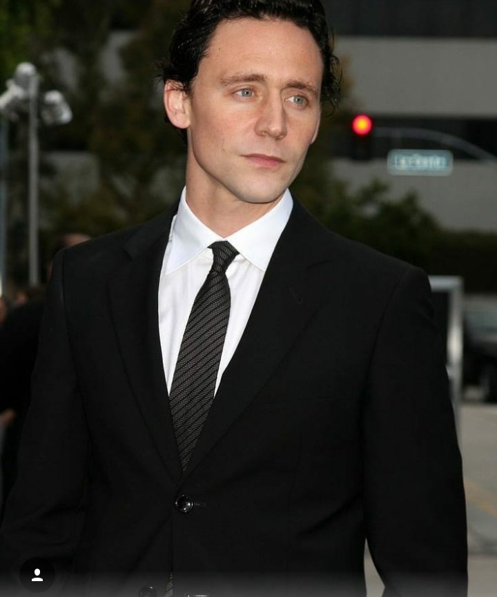 vrdbotdf's tweet photo. Morning everyone. Hope everybody has a great and productive day. @twhiddleston #morning #tomhiddleston #hiddlepost https://t.co/nWFJqXRgMr