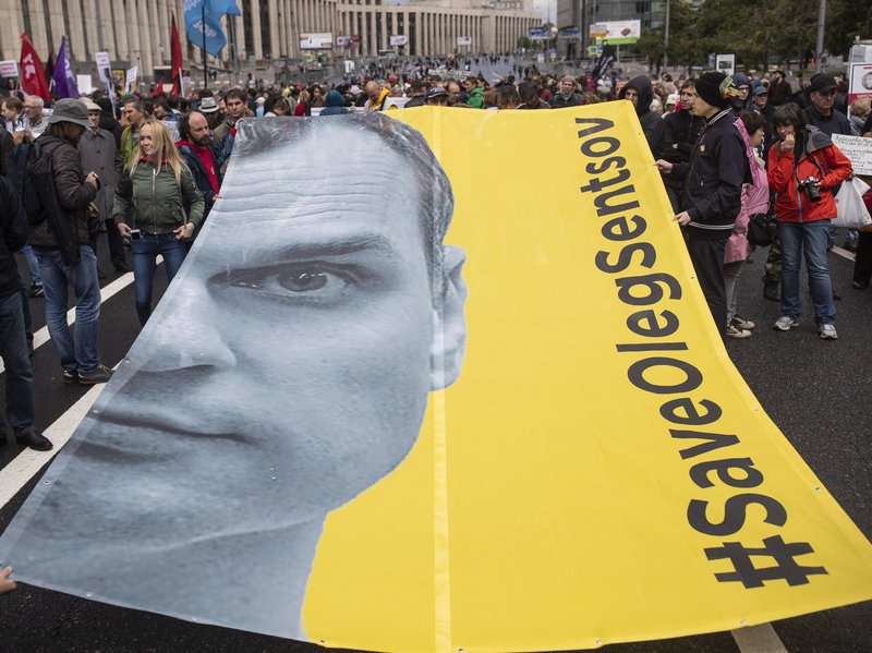 MumboGlitch's tweet photo. #Ukrainian Film Director Stages #HungerStrike In #Russian Jail During #WorldCup https://t.co/7a44t6m0D3 #Sentsov #SaveOlegSentsov #Ukraine #Crimea #peacefulresistance #Lokshina #HumanRightsWatch #AmnestyInternational #FIFA #Putin #Chechnya #Titiev #Memorial #Kataev #humanrights https://t.co/rMK1cLaOYs
