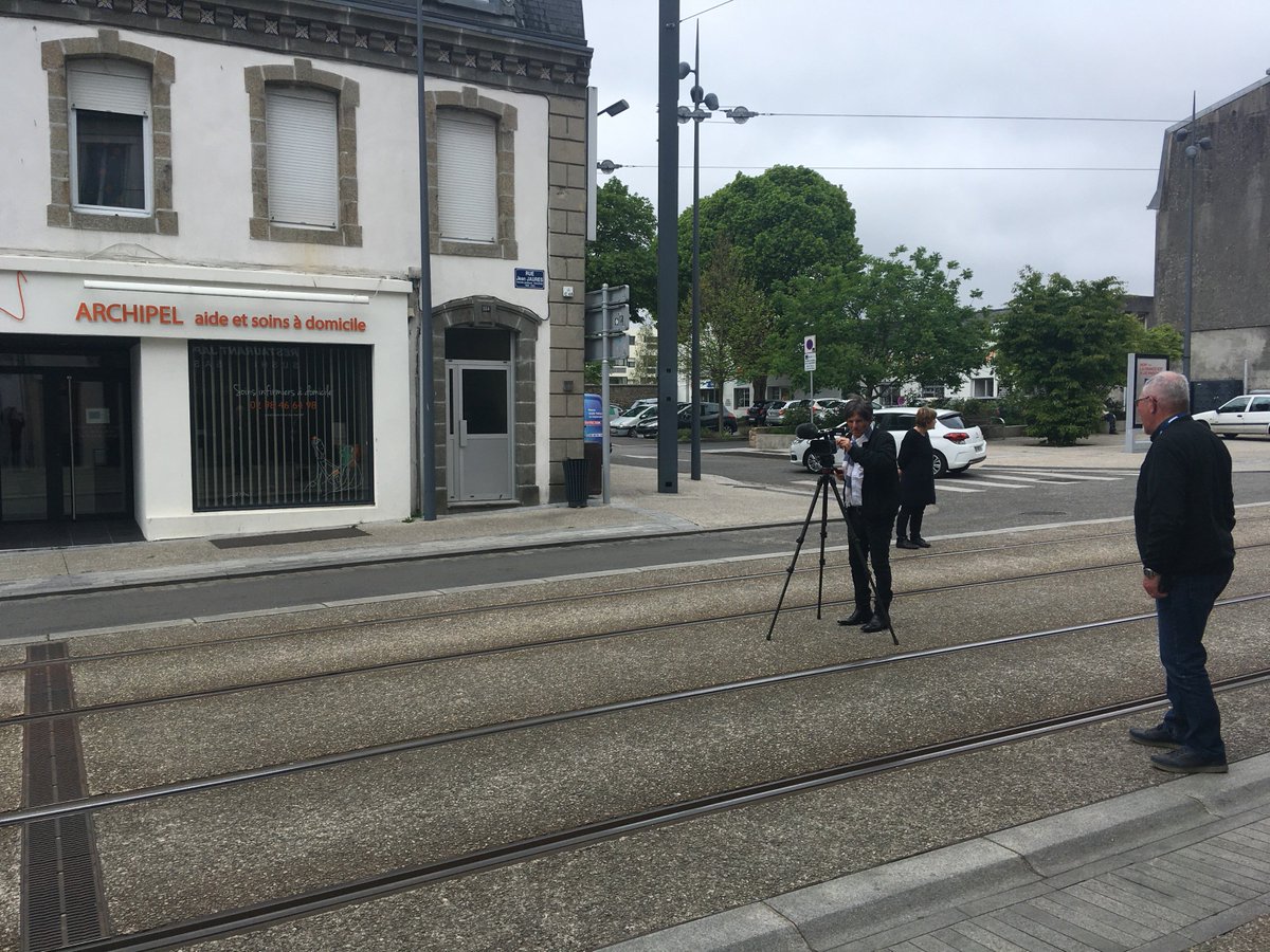 Archipel29's tweet photo. Quelques #images du tournage qui s'est déroulé à #Brest au mois de mai afin de préparer un #film promouvant les métiers de l'aide à #domicile. Des salariés de l’association @Archipel29 ont été suivis par une équipe de #TV Résidences au domicile de leurs bénéficiaires. https://t.co/18H2OuUyh7