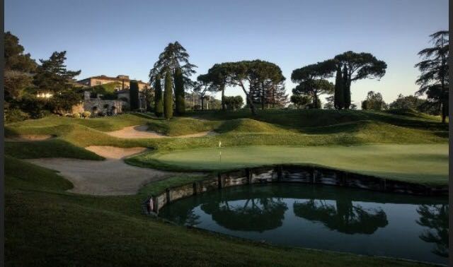 Federació Catalana de Golf (@fcatgolf) on Twitter photo Els sèniors i supersèniors de la <a href="/fcatgolf/">Federació Catalana de Golf</a> tenen la oportunidad de competir al màxim nivell, al Gran Premio de España Senior de Mayores de 60 y Mayores de 70 años Masculino de la <a href="/rfegolf/">rfegolf</a>, a <a href="/GolfVallromanes/">CG Vallromanes</a>, els dies 14 i 15 de juliol. Apunta't!!
catgolf.com/Actualidad/Vis… Els sèniors i supersèniors de la <a href="/fcatgolf/">Federació Catalana de Golf</a> tenen la oportunidad de competir al màxim nivell, al Gran Premio de España Senior de Mayores de 60 y Mayores de 70 años Masculino de la <a href="/rfegolf/">rfegolf</a>, a <a href="/GolfVallromanes/">CG Vallromanes</a>, els dies 14 i 15 de juliol. Apunta't!!
catgolf.com/Actualidad/Vis…