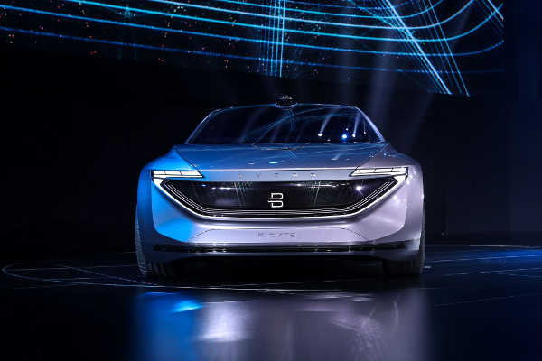 MotorMaxime's tweet photo. Zweiter Stromer: Startup #Byton zeigt mit dem #KByte sein zweites #Elektroauto. Starten soll die 4,95 m lange Limousine in den nächsten vier Jahren. Erste Infos >>> https://t.co/ohjBxb5q30 https://t.co/HBuWoGMJkO