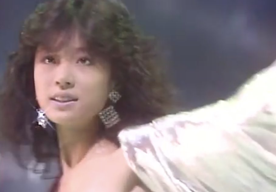 Vzclub V Twitter 中森明菜 赤い鳥逃げた あの時代の空気の中でリアルタイムで観たかったライブ