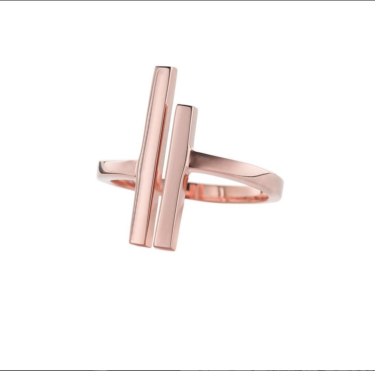 chusxchus's tweet photo. DANCING THE LINES COLLECTION - Vertical Lines Ring. 
Allow lines to dance across your body in infinite motion with this collection of utter graphic simplicity. 
#chusxchus #rosegold #ring #lines #handmade #musthave #jewelry  #fashion #style #trendyjewelry #madeinnyc https://t.co/9YC0rk8whR