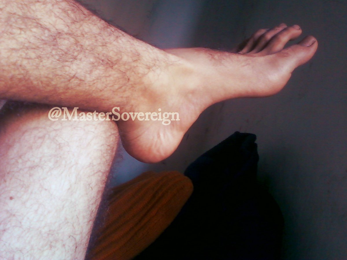 MasterSovereign's tweet image. Another day, another slave, whats up little boy?

#CashMaster #Findom #Paypig #Footfetish #Footworship #FootMaster