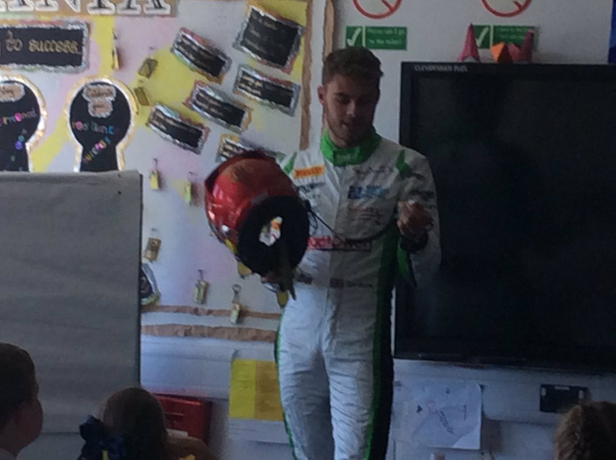 DeePointPrimary's tweet image. An exciting day in Titania #secretreader @SebMorris31 revved into our classroom and shared our class novel Other Side of Truth @Naidoo_J2J