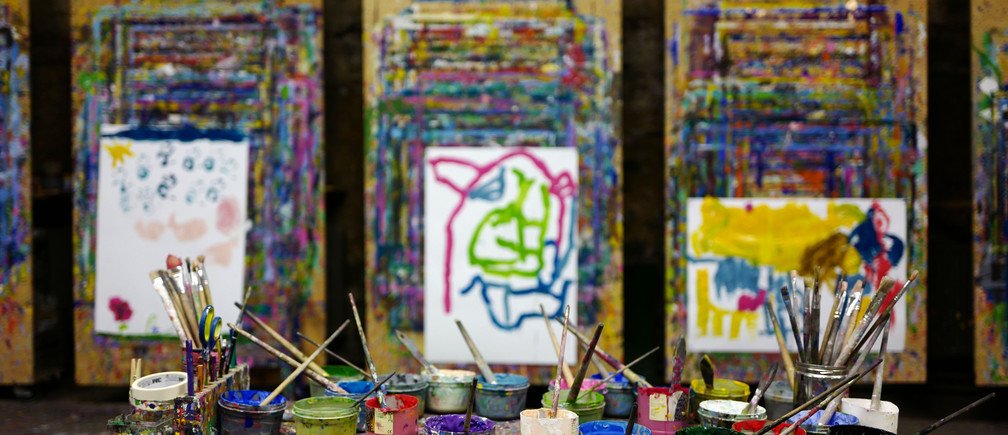 Milenio's tweet photo. Pintor logra que el #SAT acepte sus obras como pago del #ISR https://t.co/MoLk2CU0Ta https://t.co/kEOXLg8EOX