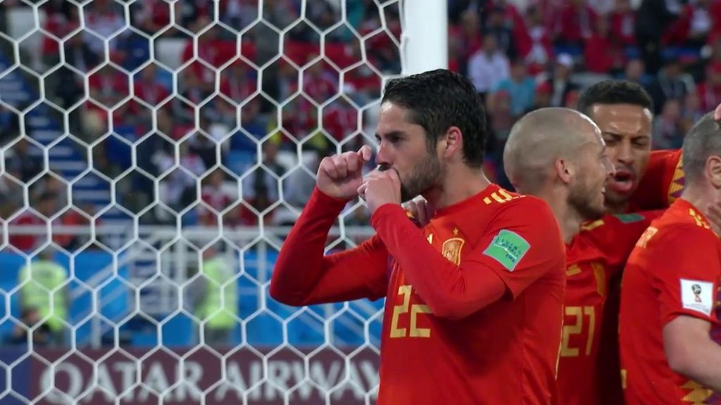 telecincoes's tweet image. El VAR enloquece el grupo B en el último minuto y mete a España en octavos como primera de grupo (2-2) #Rusia2018 #MundialEnDirecto bit.ly/2Kad3in