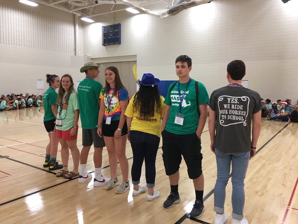 mathrocks_63's tweet photo. NatStuCo Conference 2018 and Birthdays!!! Happy Birthday Student Leaders!!!! #StuCoMania #NatStuCo18 https://t.co/hbkdeVOPvC