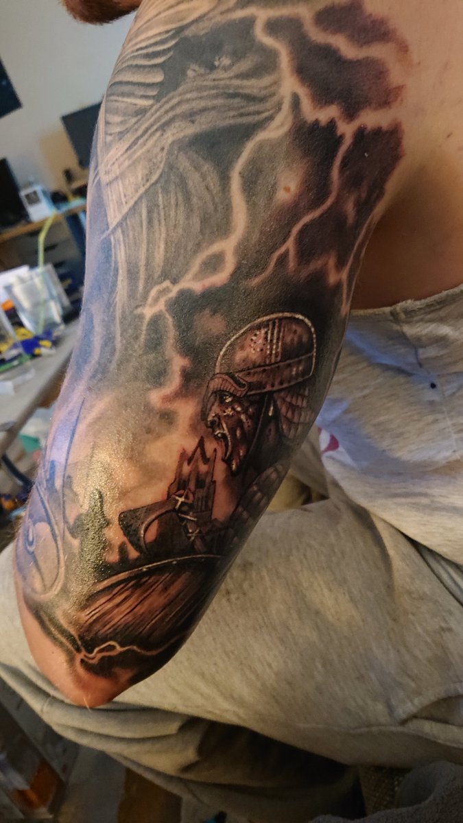 Triceps complete the viking halfsleeve! #zoitattoo #Copenhagen #tattoo  #blackandgrey #viking #themetalgamer #NowRocking #RockON #Mumia, image size:675x1200