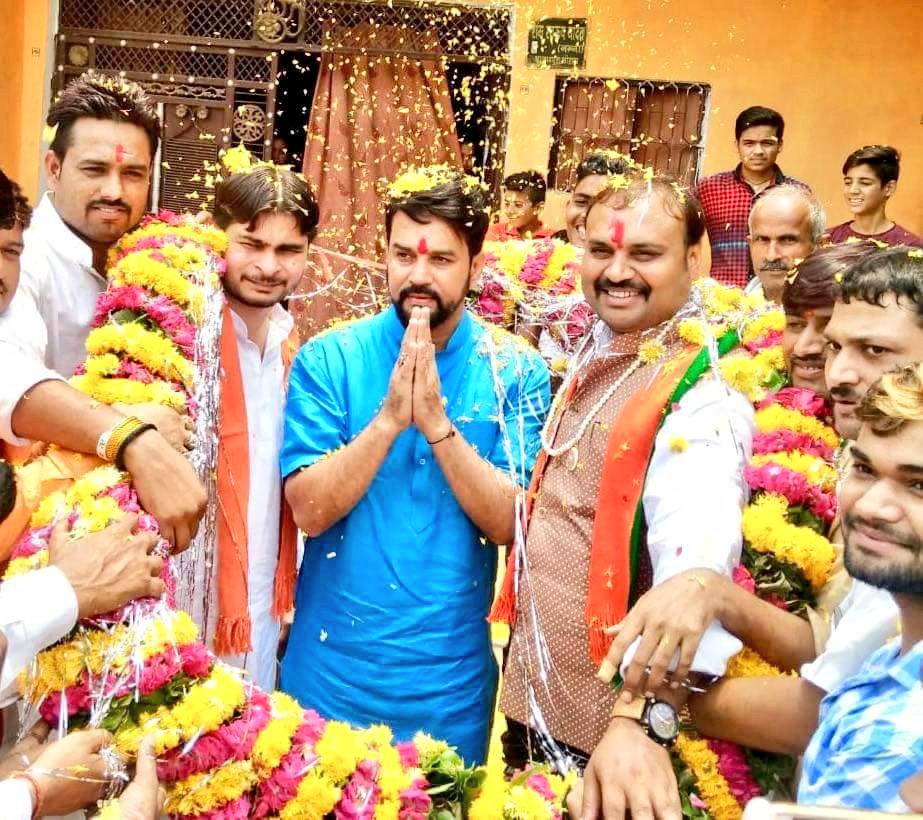 ianish0001's tweet image. #TeamAT-भारतीय जनता युवा मोर्चा की मध्यप्रदेश इकाई द्वारा आयोजित युवा संकल्प अभियान कार्यक्रम में झाँसी पहुँचे श्री @ianuragthakur ने की प्रदेश की शिवराज सरकार और केंद्र की मोदी सरकार की उपलब्धियों से लोगों को अवगत करवाया।

@narendramodi @AmitShah @Ramlal @chouhan_shivraj