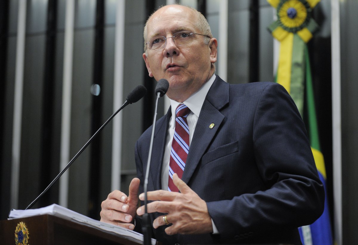 kamanarin's tweet photo. senador @paulobauer45 reagiu nesta tarde ao projeto do Governo que prevê cortes de mais de R$ 100 milhões para SC. https://t.co/PW5XUVZ3x8 https://t.co/mJJ1sD03Xz
