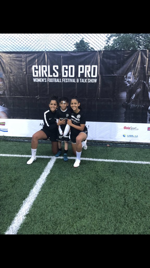 rosiekmita's tweet photo. Many thanks to @prodirectindonesia for flying myself and Mollie out to build the bridge between the London Girls Academy and the one in Indonesia. Amazing experience and unbelievable to be able to have such impact on these children ๐โฝ๏ธ #prodirectindonesia https://t.co/uUHZOQeWdU