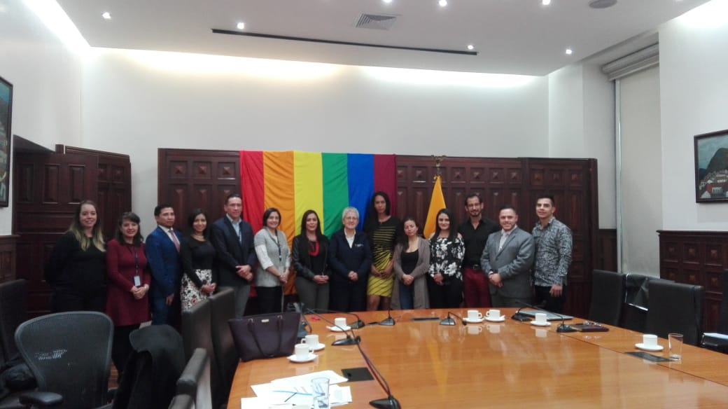 barco_amy's tweet photo. Representantes LGBTI participamos en la reunión dada en la Vicepresidencia De la República Del Ecuador. Con ministros y representantes de distintos ministerios. Como el representante  del ministerio de salud. Representantes de varios Ministerios @barco_amy @barco_amy https://t.co/IEGSp4zlFG