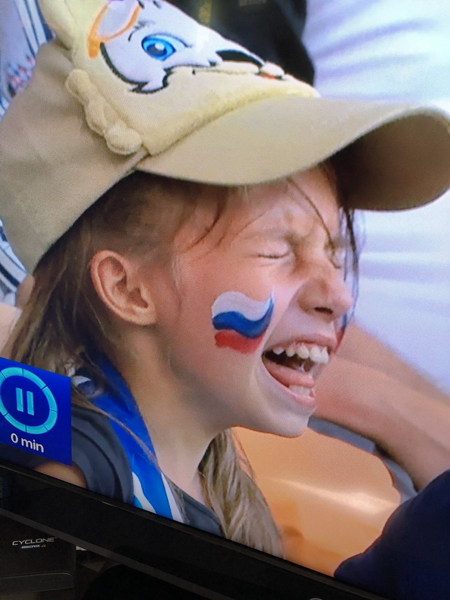 DGarcia1987's tweet photo. This girl is supporting Aquafresh. #Russia2018 #WorldCup #Aquafresh https://t.co/AnH5PEwVI5