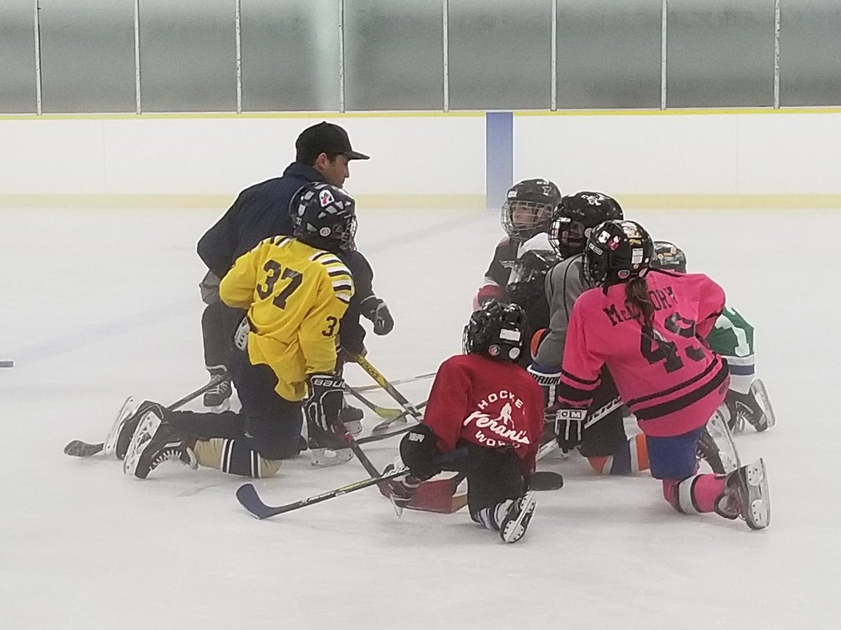 3yearoldskater's tweet photo. If you want to be the best, show it. Be there early for practice. Take advantage of extra ice time. Play with those above your skill level. #ChallengeYourself #HardworkGetsNoticed https://t.co/DFhy8YhDK2