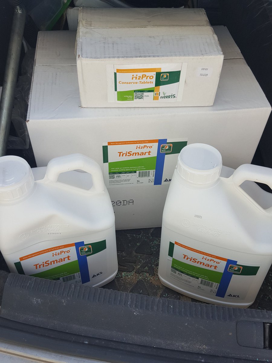 NAD_Golf's tweet image. Smart solutions controlling LDS in these testing dry conditions. Combining ICL's new triple acting technology in H2Pro trismart and H2Pro conserve tablet for high spots on greens  💪💪💪 #smartsolutions #moistureretention