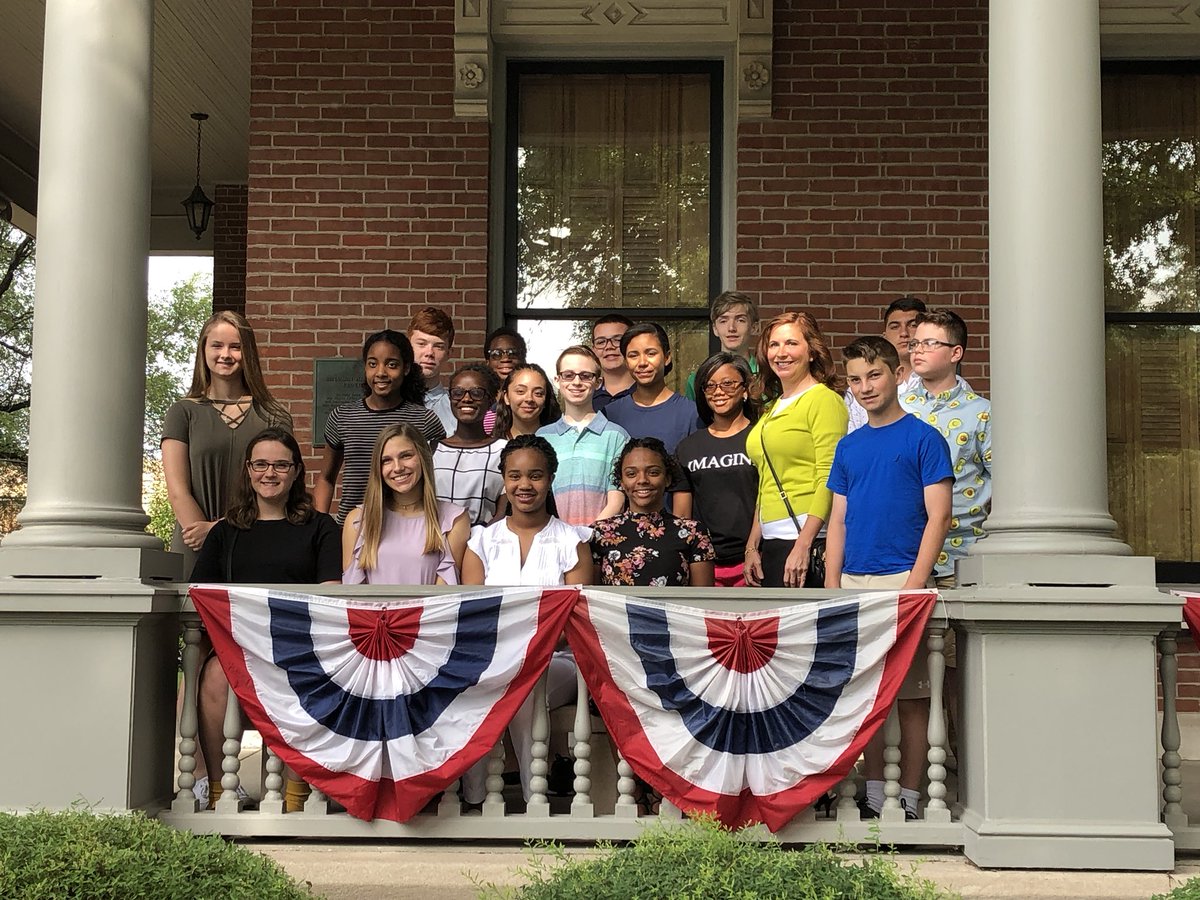 iRUNthemuseum's tweet photo. Future Presidents of America @PresBenHarrison with their guest speakers Jeff Bennett and Christina Hale. #futurepresidentsofamerica #fpa https://t.co/6VwCYeQ7PV