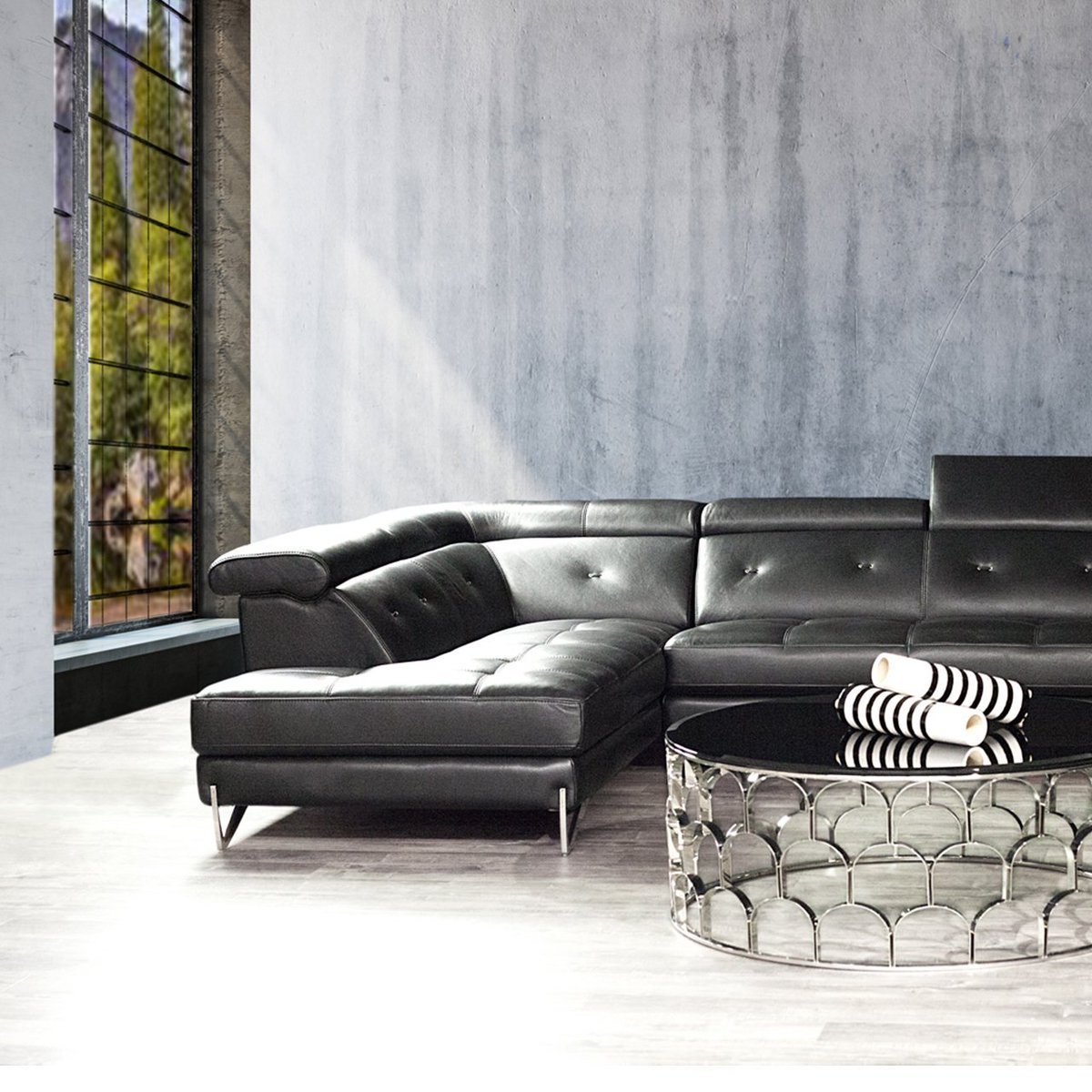 AllaModaDesign's tweet image. Designed in Italy by Roberto Grassie, the Monte Leather Sectional sofa set has adjustable headrests to create a luxurious space in any home. bit.ly/2JjT68w