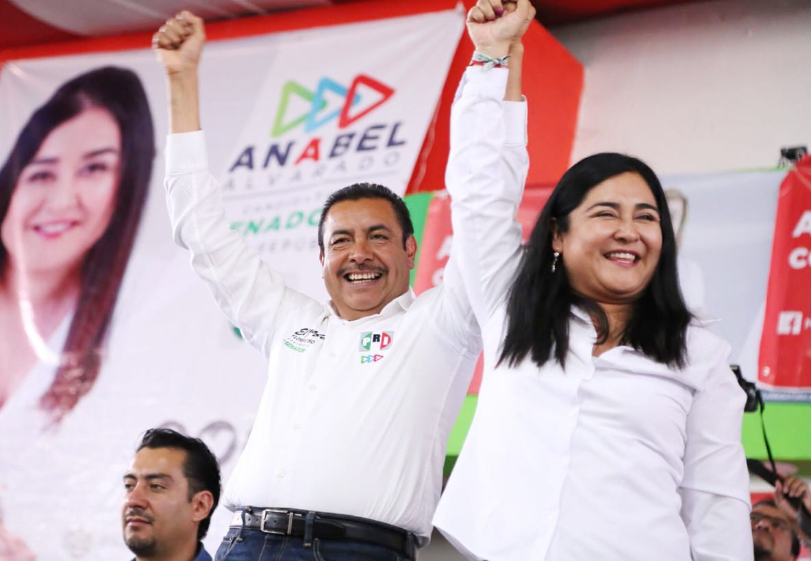 RutaElectoralmx's tweet photo. Tlaxcala: Asiste @edithanabel_av candidata al Senado por @pritlaxcala al cierre de campaña de los candidatos a Diputaciones locales en los distritos IV, IX, X y XI, junto a su compañero de formula @ElProfe_Florent https://t.co/gj2xe8X0I4