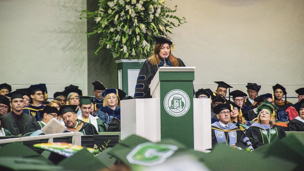 apsportmedia's tweet photo. Que Ada (@adamonzon) haya sido la “Oradora Invitada” hizo todo mas especial aún. ¡Gracias por esas palabras, las llevamos en el corazón! 💚 @uprm 

Clase 105... lo logramos, literalmente, contra viento y marea. ¡Celebremos! 🎉

🎓 22 de junio de 2018 🎓
#GradRUM105 https://t.co/EzzymumeAa