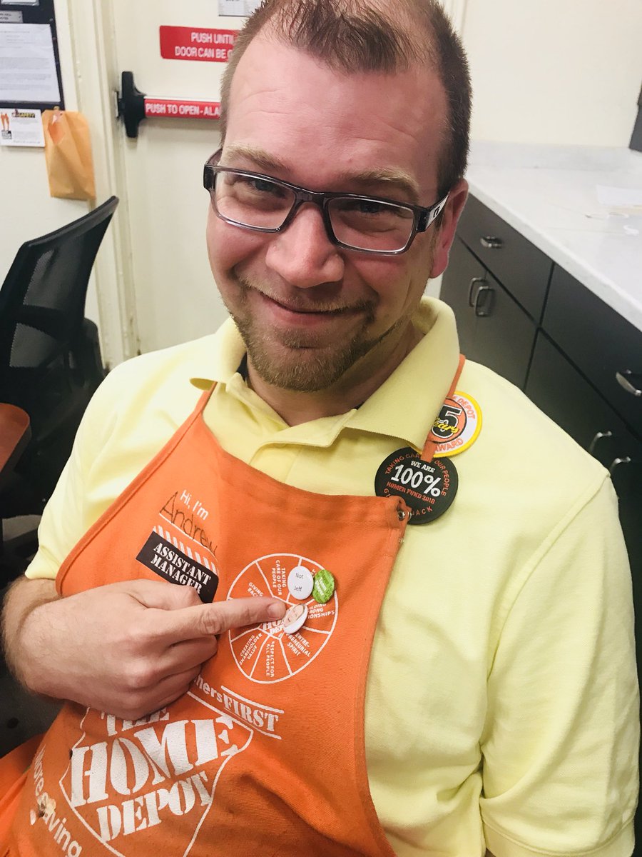 lane_delane's tweet photo. @AndrewOrmond36 got his #HappyPhil pin! #CommercialCredit #105ToGoal #weSHOREcan @CreditguyPhil @HD_TheShore4912 ALSO, 👀 his #NotJeff pin. @AlwaysBWinnen @MrHOMERDPOE @AlwaysBWinnen https://t.co/niMquis3hL