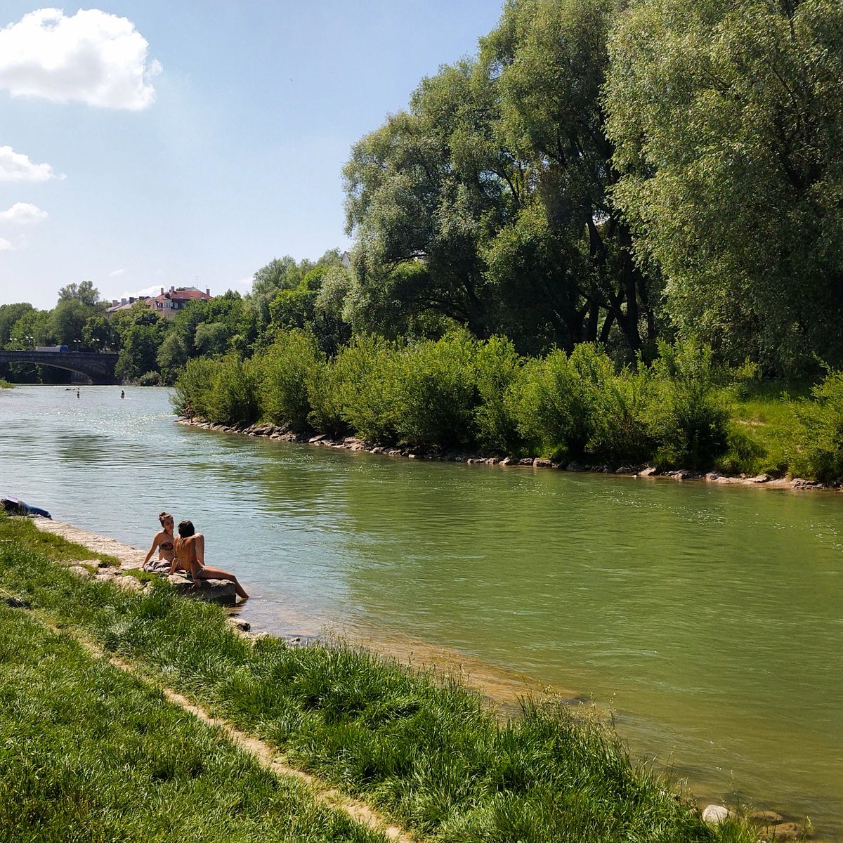 Improvember's tweet photo. Munich - Come for the Improv, stay for the Isar...

6 DAYS TO SIGN UP!!
https://t.co/vEpKGgvVTZ

Photo: https://t.co/WLj8sN0GTK

#munich #theatre #improv #improvember #comedy https://t.co/y1ghFSDROI
